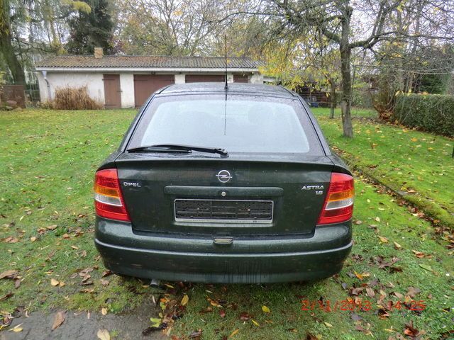 Gebraucht Opel Astra 101 PS (74 kW) 2003 Grün Limousine