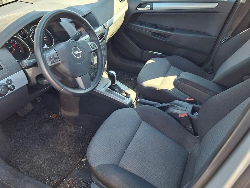 Gebraucht Opel Astra 125 PS (91 kW) 2006 Gold Limousine