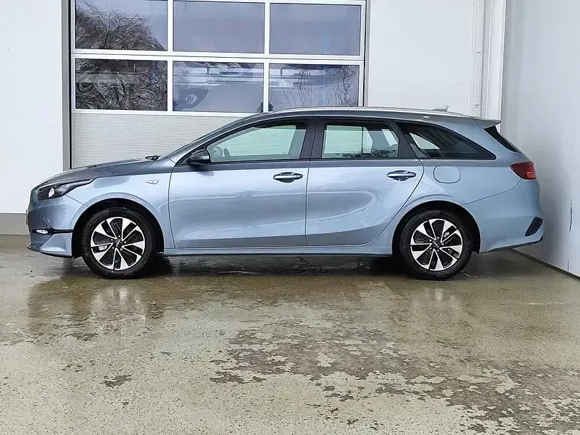 Neu Kia Ceed Sportswagon 140 PS (102 kW) 2025 Lunarsilbermet. css Kombi