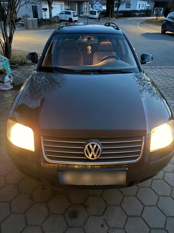 Gebraucht VW Passat 131 PS (96 kW) 2004 Schwarz Kombi