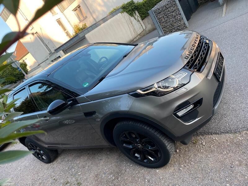 Grau Gebraucht 2017 Land Rover Discovery Sport HSE SUV | 20.900 € (Teuer) - Bild 1/4