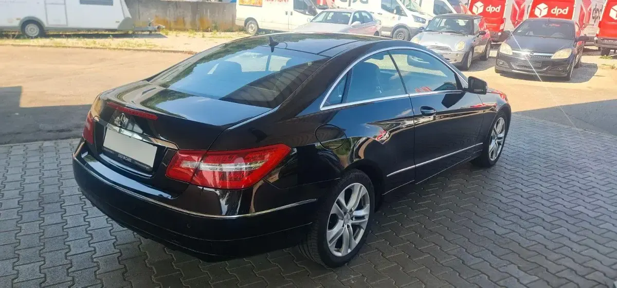 Gebraucht Mercedes E220 170 PS (125 kW) 2012 Schwarz Coupé