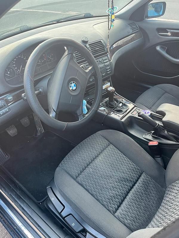 Gebraucht BMW 320 150 PS (110 kW) 1999 Blau Limousine