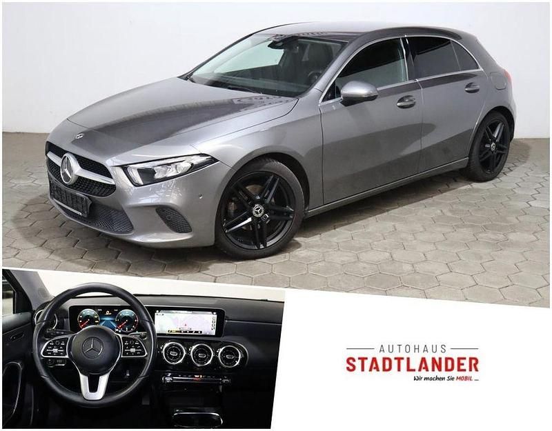 Grau Gebraucht 2018 Mercedes A180 Limousine | 17.990 € (Fairer Preis) - Bild 1/4