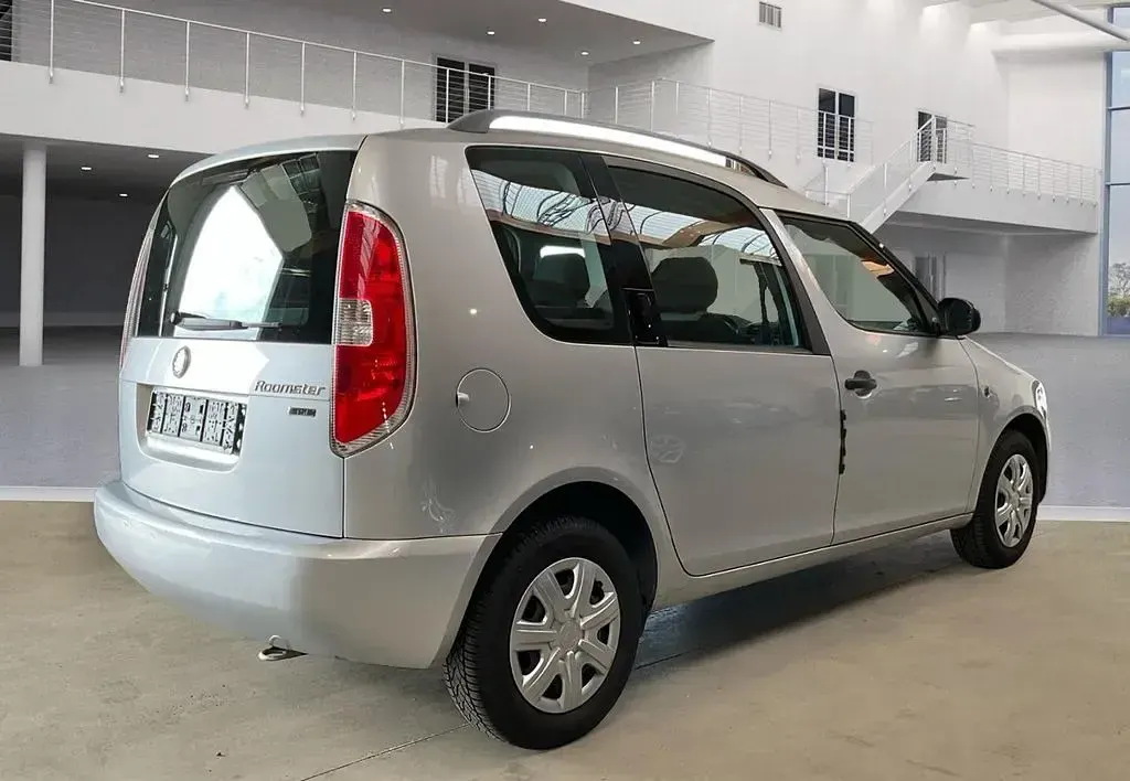 Gebraucht Skoda Roomster Active 86 PS (63 kW) 2011 Silber Van / Kleinbus