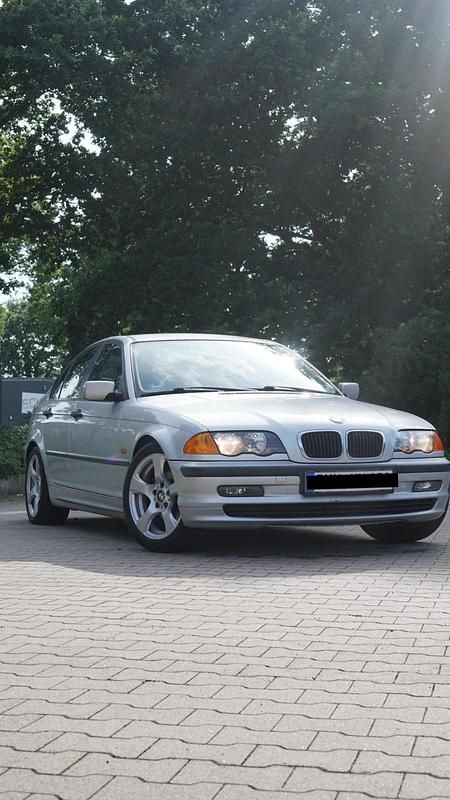 Silber Gebraucht 2000 BMW 316 Limousine | 3.100 € - Bild 1/4