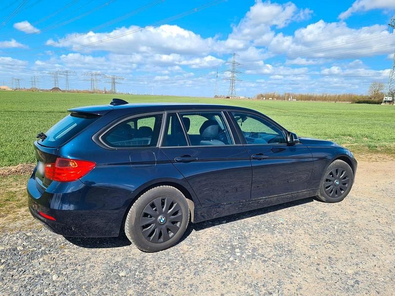 Gebraucht BMW 316 140 PS (102 kW) 2015 Blau Kombi