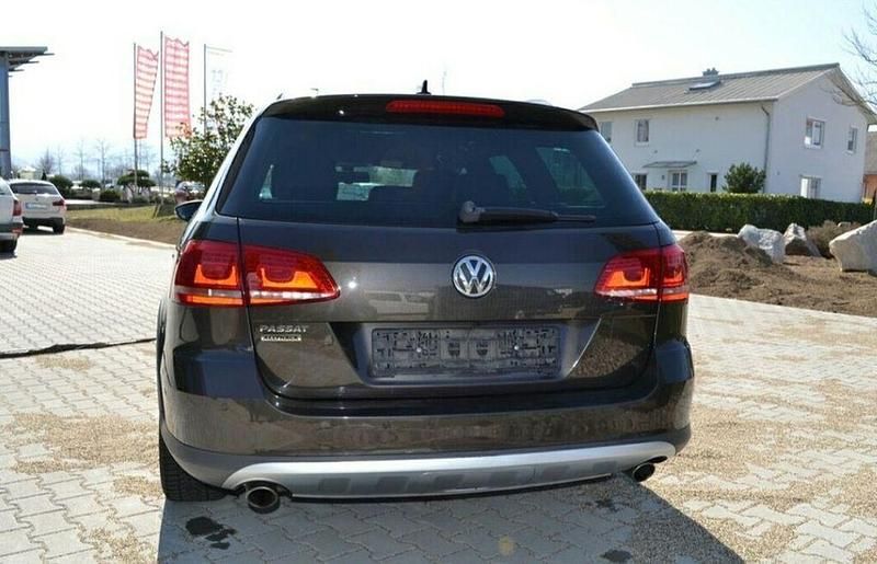 Gebraucht VW Passat 177 PS (130 kW) 2013 Braun Limousine