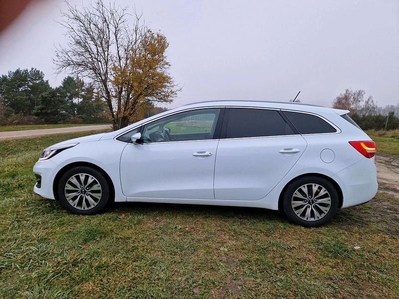 Gebraucht Kia Ceed 138 PS (101 kW) 2016 Weiß Kleinwagen