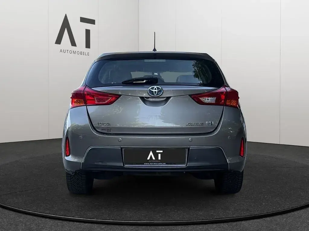 Gebraucht Toyota Auris Hybrid Executive 99 PS (72 kW) 2013 Braun Limousine
