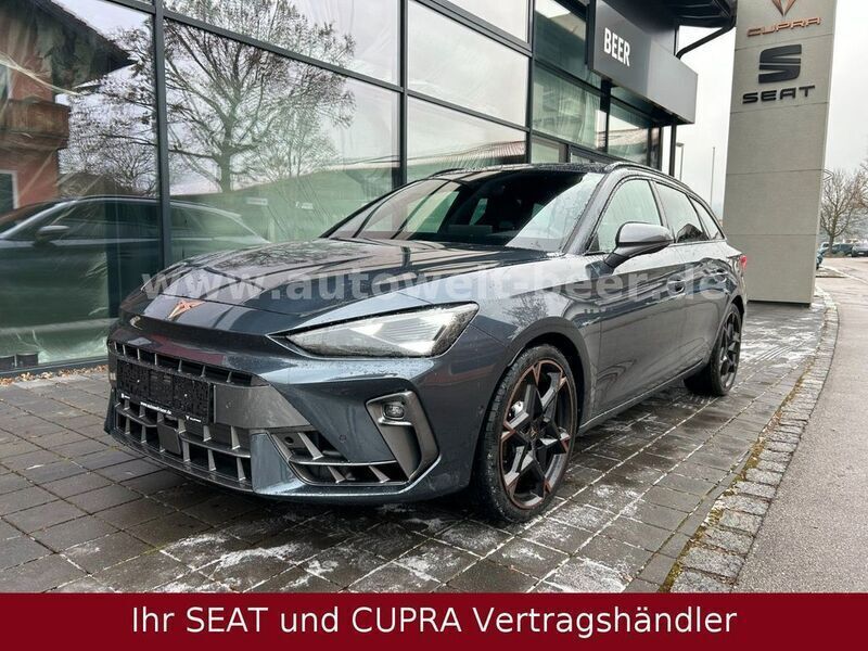 Grau Neu 2025 Cupra Leon VZ Limousine | 47.850 € (Teuer) - Bild 1/4