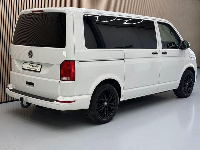 Usado VW Multivan 150 HP (110 kW) 2021 Branco Van