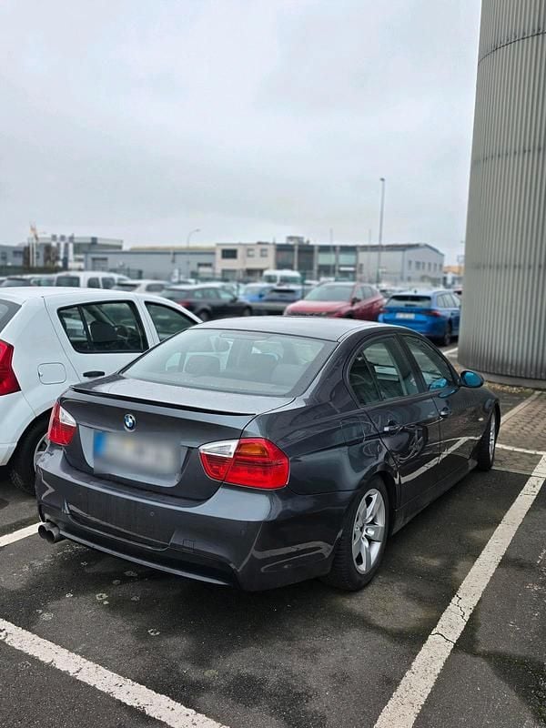 Gebraucht BMW 320 150 PS (110 kW) 2007 Silber Limousine