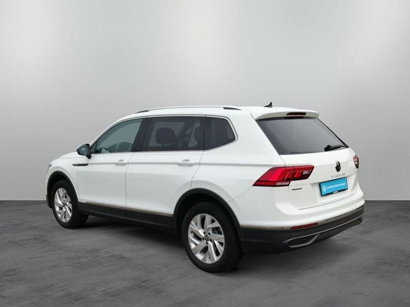 Gebraucht VW Tiguan Allspace Life 150 PS (110 kW) 2022 Weiß SUV