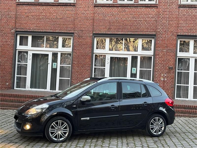 Gebraucht Renault Clio II 106 PS (77 kW) 2011 Schwarz Limousine