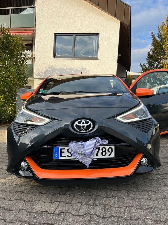 Gebraucht Toyota Aygo 72 PS (52 kW) 2020 Schwarz Kleinwagen