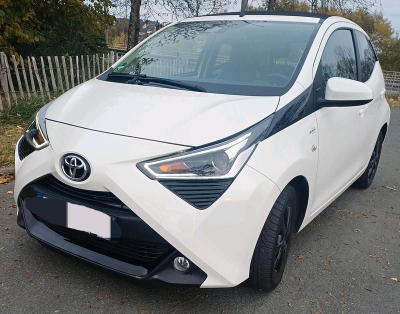 Gebraucht Toyota Aygo 72 PS (52 kW) 2021 Weiß Kleinwagen
