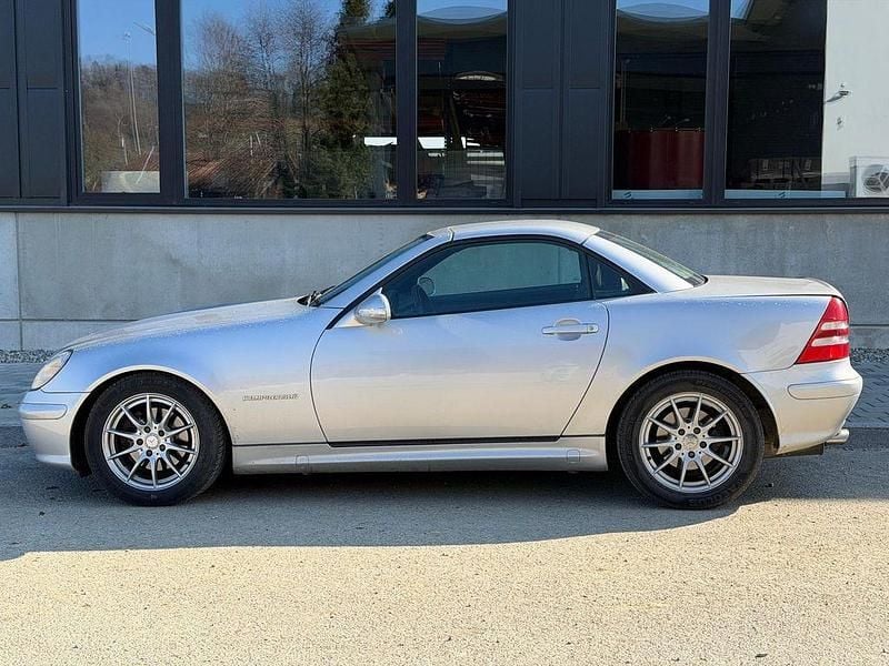 Gebraucht Mercedes SLK200 163 PS (119 kW) 2002 Silber Cabrio