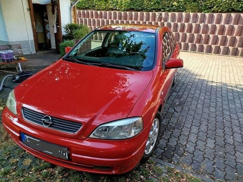 Rot Gebraucht 1999 Opel Astra Edition Limousine | 1.850 € (Etwas zu teuer) - Bild 1/4
