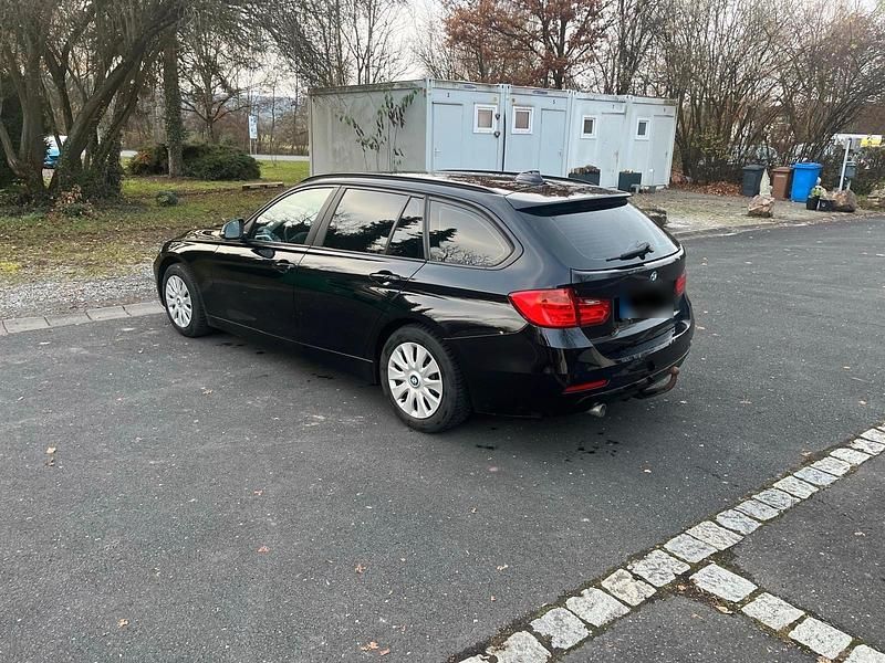 Gebraucht BMW 318 143 PS (105 kW) 2014 Schwarz Kombi