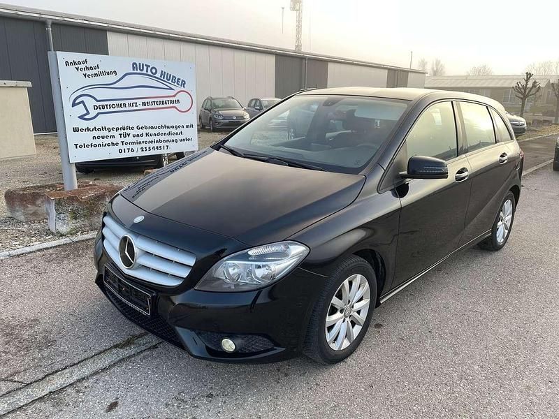 Gebraucht Mercedes B200 136 PS (100 kW) 2014 Schwarz Kleinwagen
