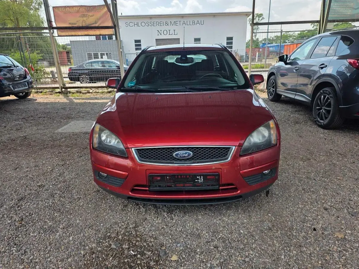 Gebraucht Ford Focus 145 PS (106 kW) 2007 Rot Kombi