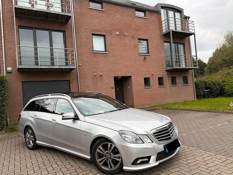 Gebraucht Mercedes E350 AMG 265 PS (194 kW) 2012 Silber Kombi