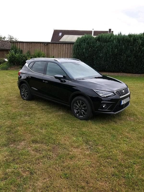 Schwarz Gebraucht 2018 Seat Arona SUV | 13.900 € (Guter Preis) - Bild 1/4