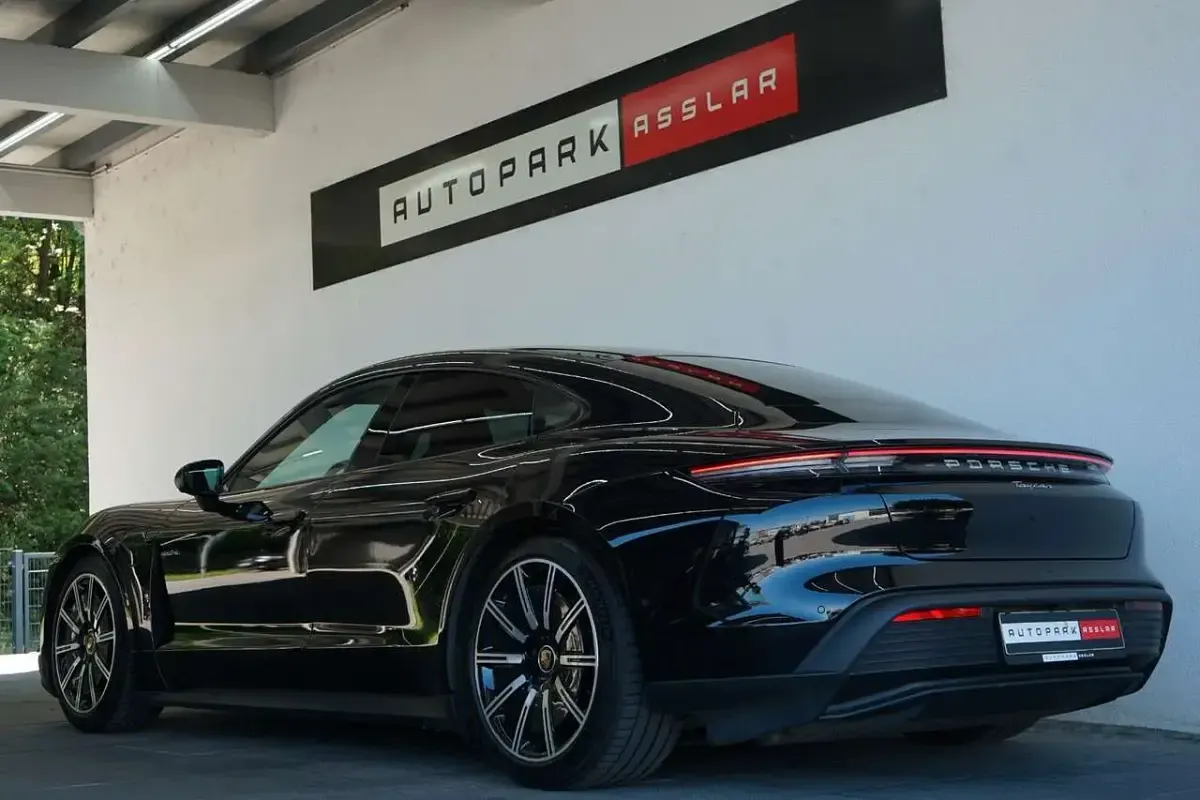 Gebraucht Porsche Taycan 350 kW (476 PS) 2023 Schwarz Limousine