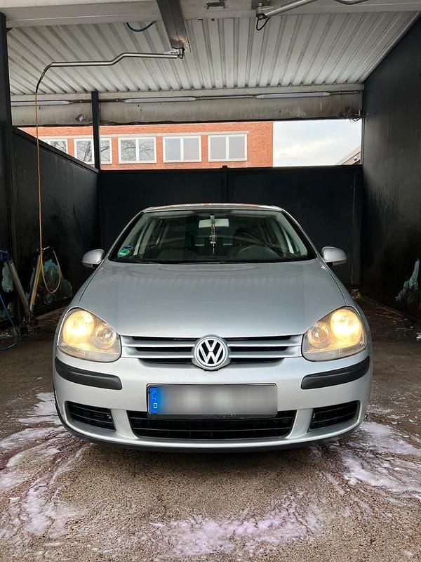 Silber Gebraucht 2004 VW Golf IV Kleinwagen | 1.600 € (Guter Preis) - Bild 1/4