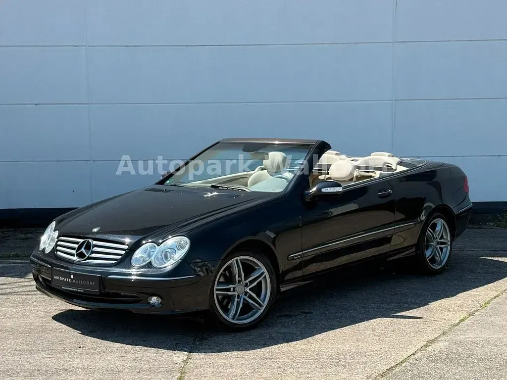 Gebraucht Mercedes CLK320 Elegance 218 PS (160 kW) 2003 Schwarz Cabrio