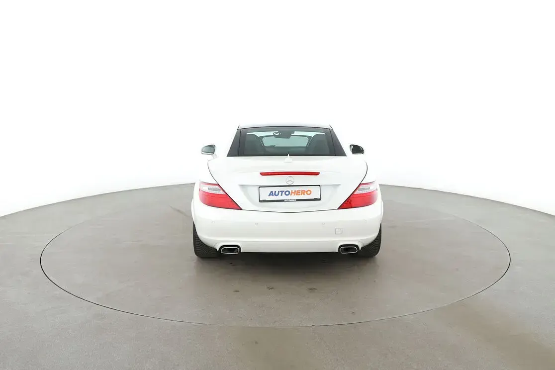 Gebraucht Mercedes SLK200 184 PS (135 kW) 2016 Weiß Cabrio
