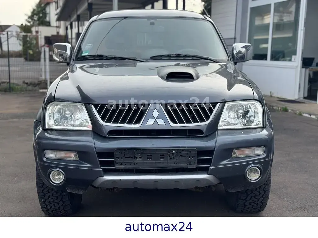 Gebraucht Mitsubishi L200 Intense 116 PS (85 kW) 2005 Grau Pickup