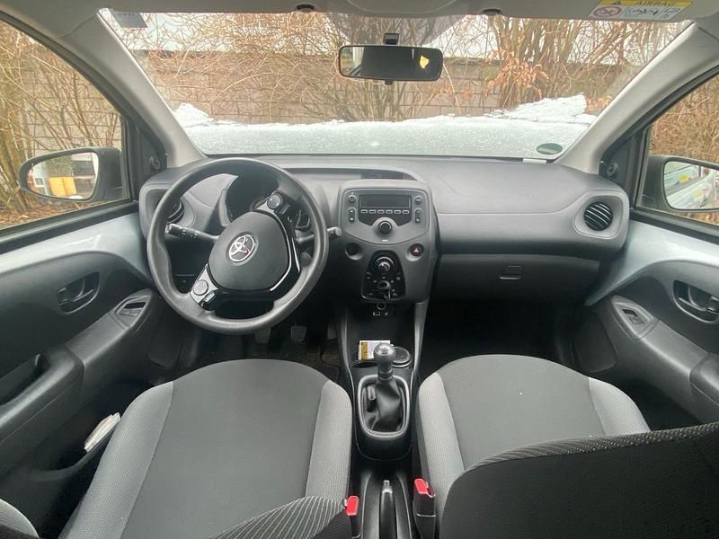 Gebraucht Toyota Aygo 72 PS (52 kW) 2018 Grau Kleinwagen