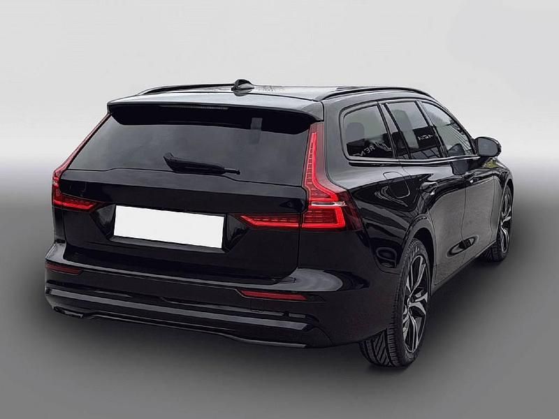 Gebraucht Volvo V60 Plus 197 PS (144 kW) 2024 Schwarz Kombi