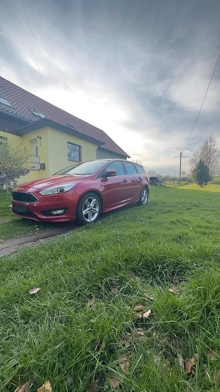 Second-hand Ford Focus Titanium 120 CP (88 kW) 2015 Roșu Break