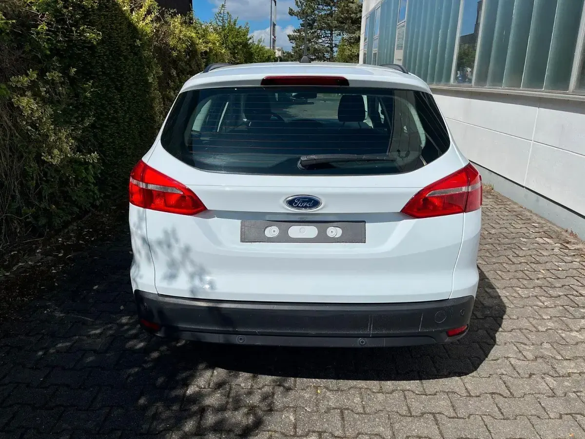 Gebraucht Ford Focus Trend 95 PS (69 kW) 2017 Weiß Kombi
