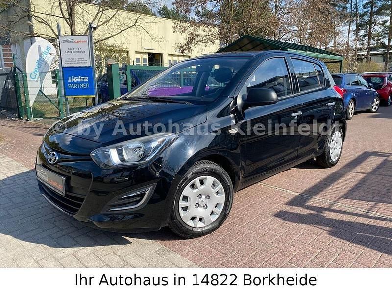 Gebraucht Hyundai i20 Edition 86 PS (63 kW) 2014 Schwarz Kleinwagen