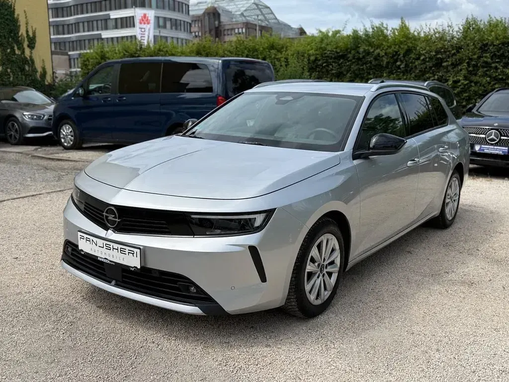 Gebraucht Opel Astra Elegance 131 PS (96 kW) 2024 Kristall silber metallic Kleinwagen