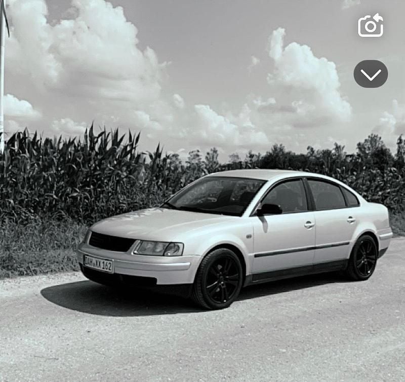 Silber Gebraucht 1997 VW Passat Limousine | 889 € (Guter Preis) - Bild 1/4