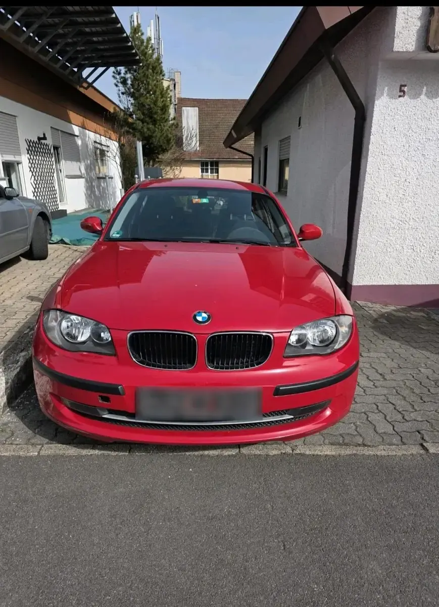 Gebraucht BMW 1500 122 PS (89 kW) 2008 Rot Kleinwagen