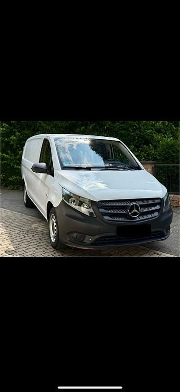 Weiß Gebraucht 2019 Mercedes Vito Van / Kleinbus | 15.900 € (Superpreis) - Bild 1/4