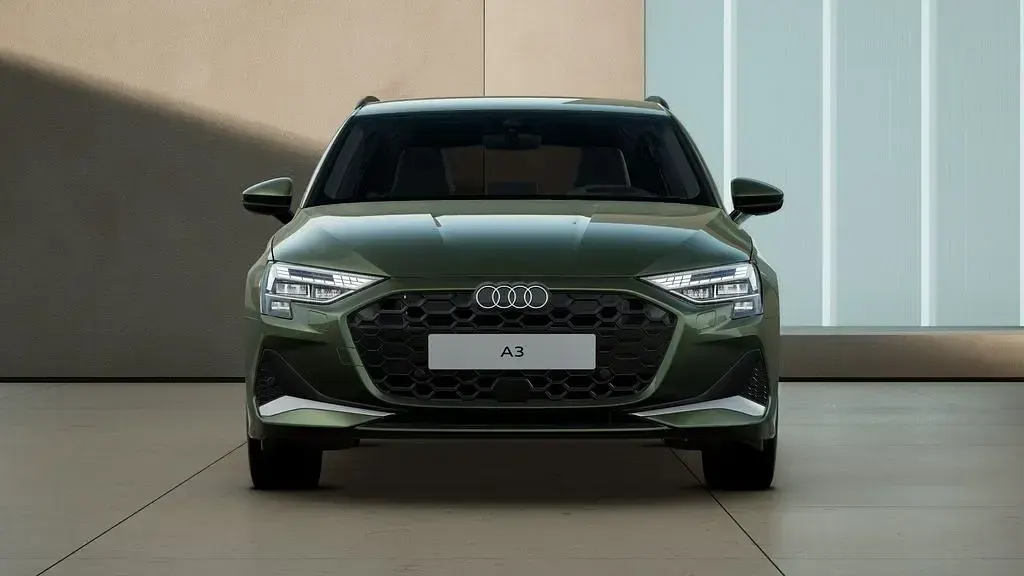 Usata Audi A3 Advanced 204 CV (150 kW) 2025 Verde Berlina