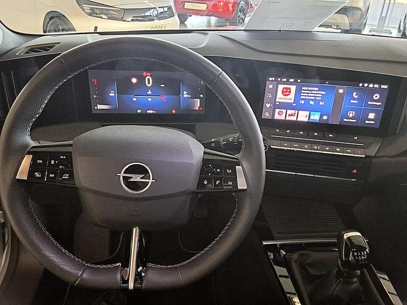 Gebraucht Opel Astra 131 PS (96 kW) 2024 Silber Limousine