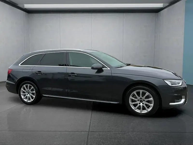Gebraucht Audi A4 204 PS (150 kW) 2025 Grau Limousine
