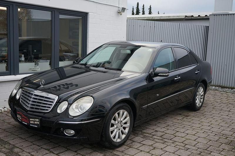 Schwarz Gebraucht 2008 Mercedes E220 Limousine | 7.900 € (Teuer) - Bild 1/4
