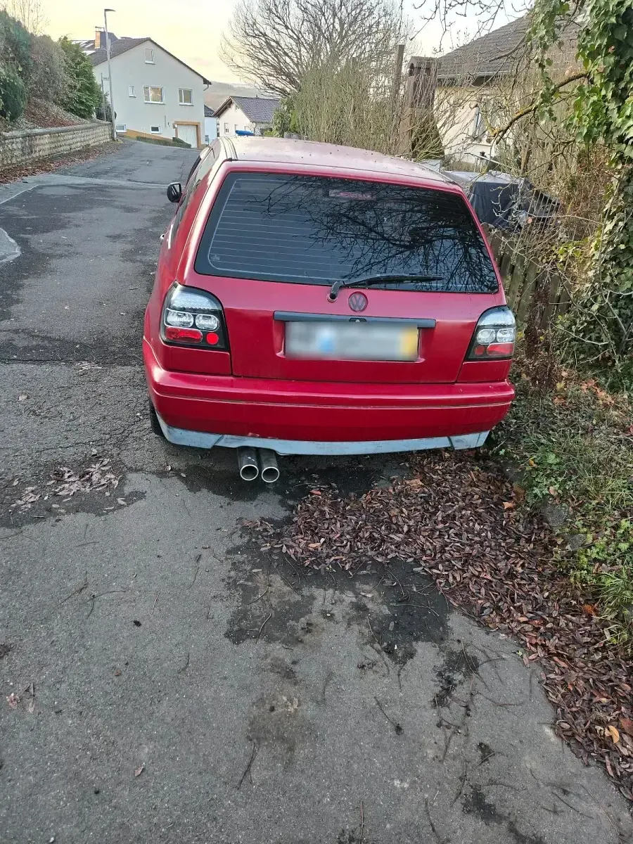 Gebraucht VW Golf III 90 PS (66 kW) 1996 Rot Kleinwagen