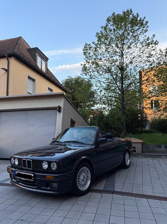 Schwarz Gebraucht 1990 BMW 325 Cabriolet Performance Cabrio | 49.500 € - Bild 1/4