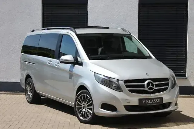 Gebraucht Mercedes V220 Avantgarde 163 PS (119 kW) 2017 Brilliantsilber metallic Van / Kleinbus