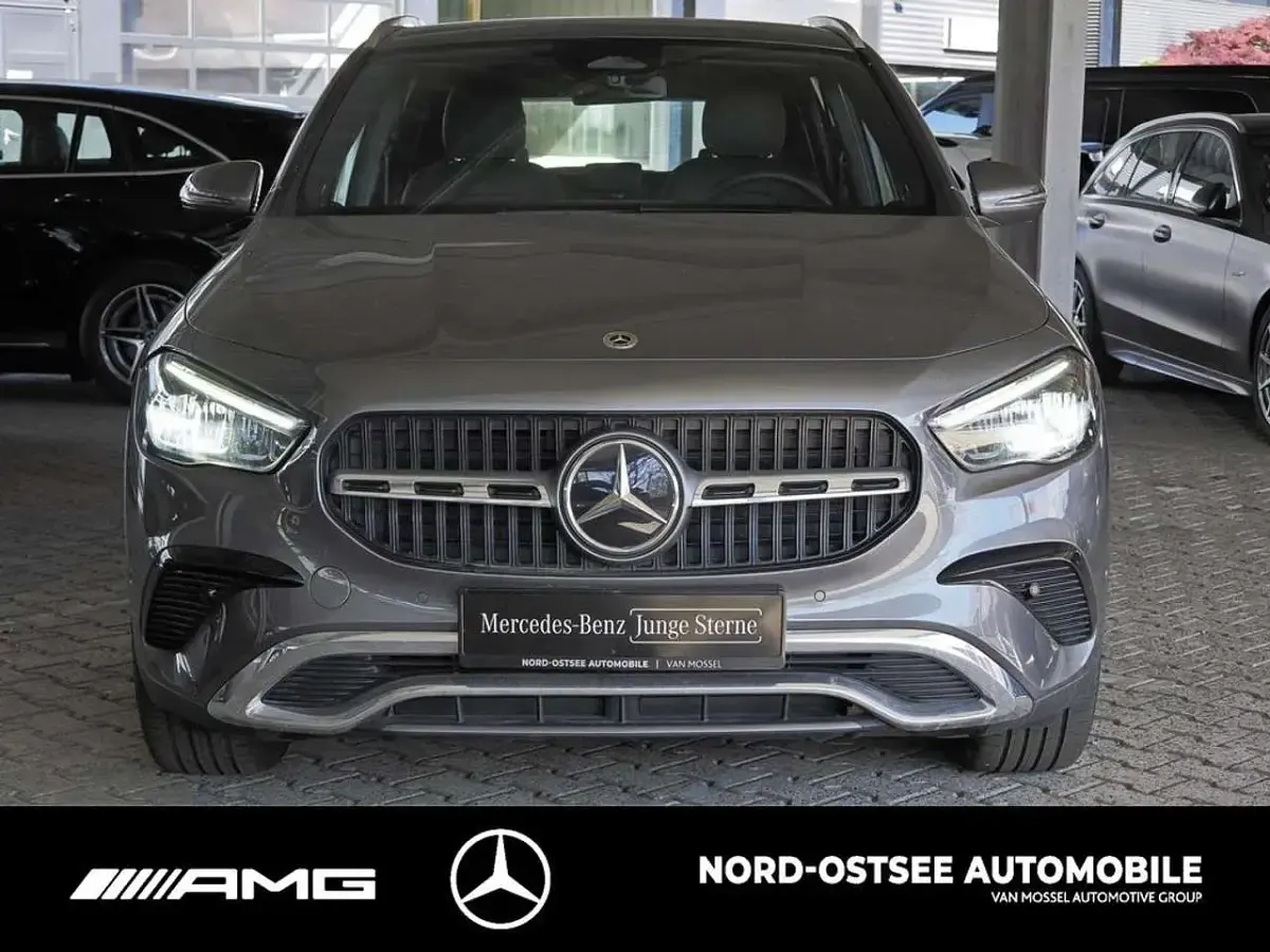 Gebraucht Mercedes GLA200 Progressive 150 PS (110 kW) 2025 Metalliclack mountaingrau SUV